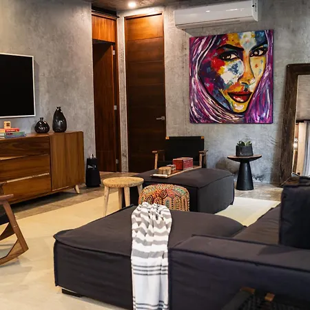 Villa Design Luxury 12br Trio Villas, 6 Private Pools & 3 Rooftops, 32 Pax, Near *