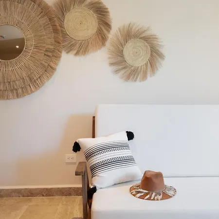 Apartment Escape To Nature, Pool, Jacuzzi, Gym & Yoga Space *