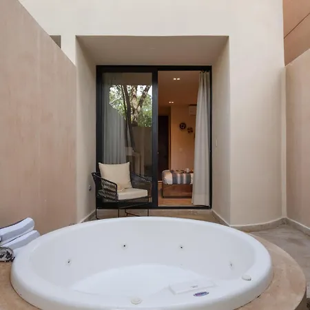 Escape To Nature, Pool, Jacuzzi, Gym & Yoga Space Apartment