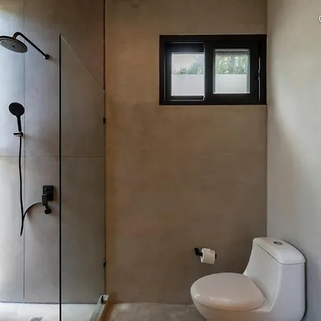 Brutalist 7br Masterpiece Design, Luxury Pool Holiday home Tulum