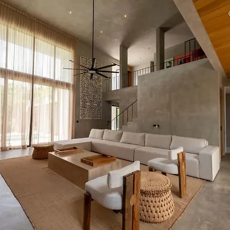 Brutalist 7br Masterpiece Design, Luxury Pool Holiday home Tulum