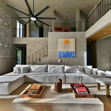 Brutalist 7br Masterpiece Design, Luxury Pool *