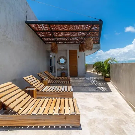 2 Bedroom With Direct Walk-out To Pool, Sauna, And Gym *