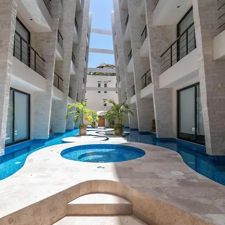 Apartment 2 Bedroom With Direct Walk-out To Pool, Sauna, And Gym *