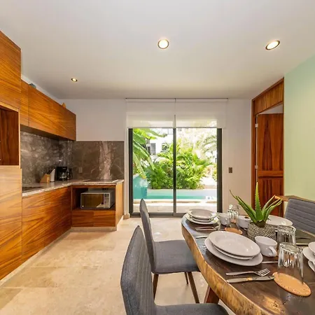 Apartment 2 Bedroom With Direct Walk-out To Pool, Sauna, And Gym Tulum