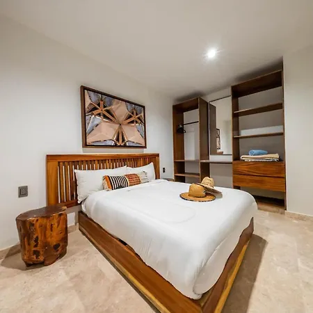 2 Bedroom With Direct Walk-out To Pool, Sauna, And Gym *