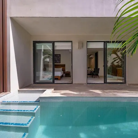 2 Bedroom With Direct Walk-out To Pool, Sauna, And Gym