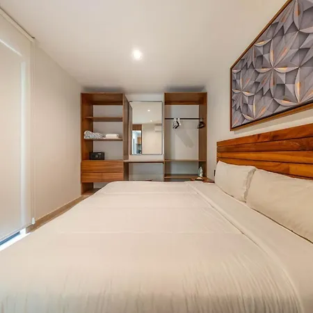 2 Bedroom With Direct Walk-out To Pool, Sauna, And Gym Apartment *