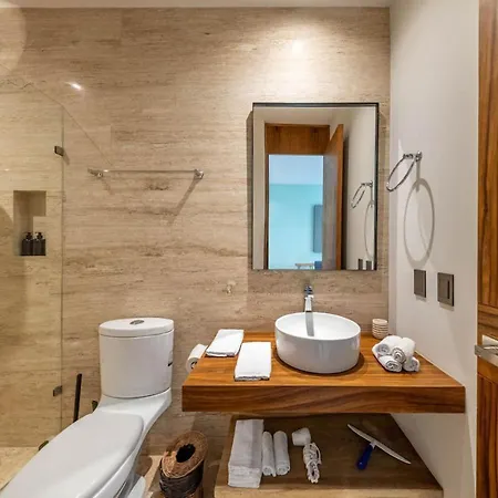 Apartment 2 Bedroom With Direct Walk-out To Pool, Sauna, And Gym