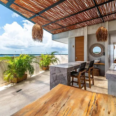 2 Bedroom With Direct Walk-out To Pool, Sauna, And Gym *