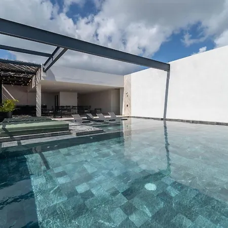 Lux 2br With Rooftop Pool And Close To Holiday home
