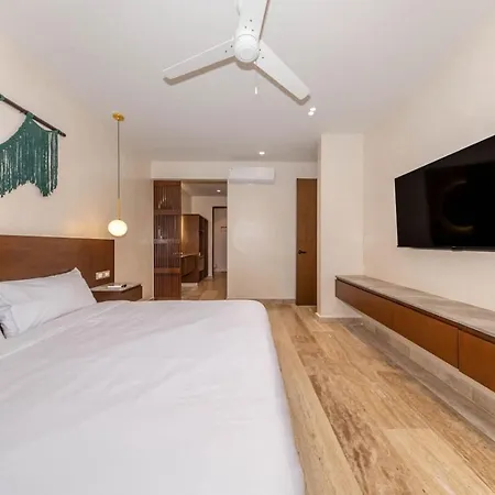 Holiday home Lux 2br With Rooftop Pool And Close To *