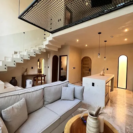 Beautiful Jungle Loft, Private Pool And 500mb Wifi