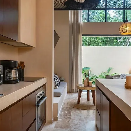 Beautiful Jungle Loft, Private Pool And 500mb Wifi
