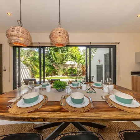 Villa Asana With Stunning Luxury Pool And Private Rooftop *