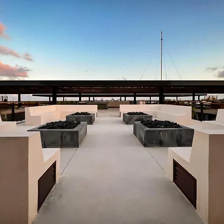 Rooftop Paradise 2br In Gated Community Apartamento