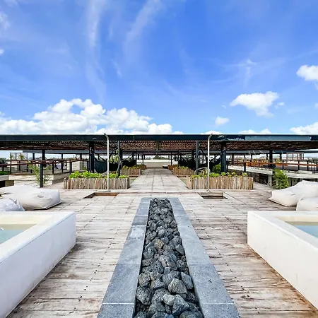Rooftop Paradise 2br In Gated Community