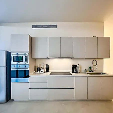 Rooftop Paradise 2br In Gated Community *