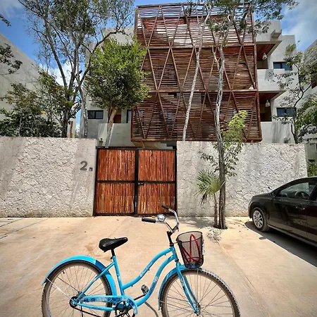 Jungle Gem With Swim-up Pool & Easy Paved Access Apartment *