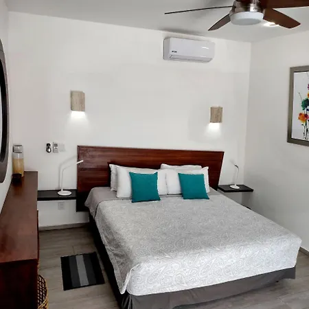 Villa Tucanes 5 Bdr 10 Ppl