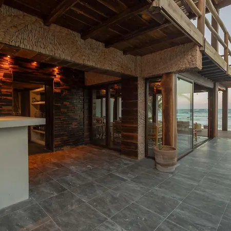 Villa Casa Aakbal - Luxury Front Tulum
