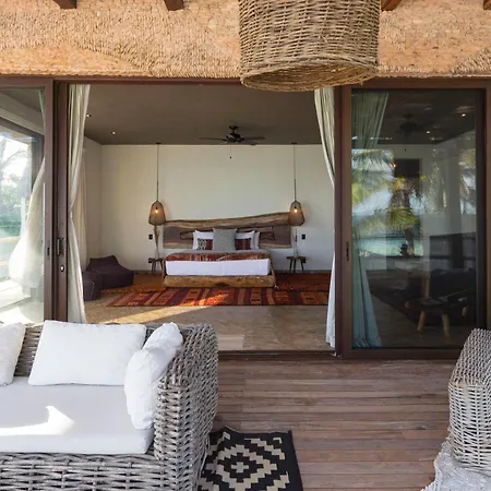 Villa Casa Aakbal - Luxury Front *