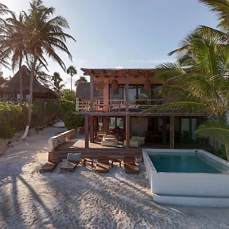 Casa Aakbal - Luxury Front Tulum