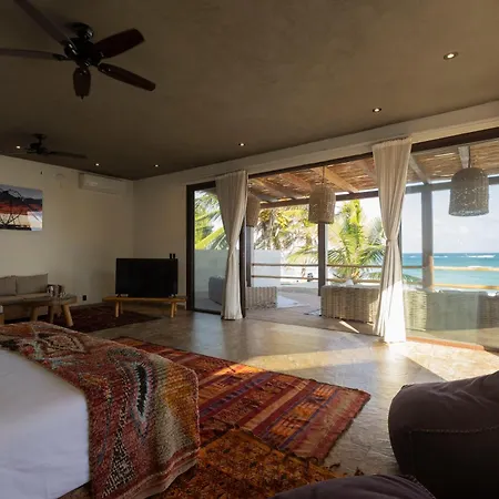 Casa Aakbal - Luxury Front Villa Tulum