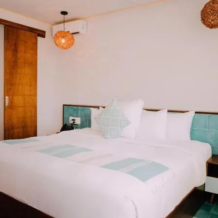 O Adults Only Hotel 4*