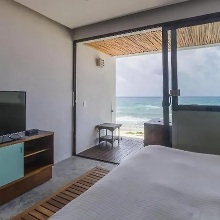 O Adults Only Hotel 4*