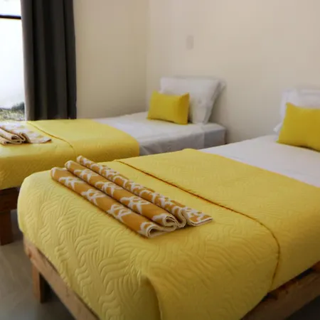 Comfortable 2 Bedroom Apartment *