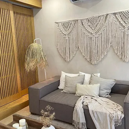 New With Bathtub And Jacuzzi Apartment