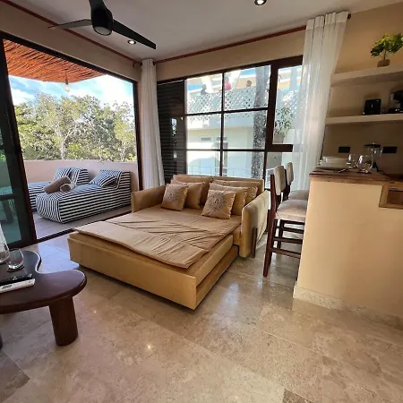 Charming Boutique Jungle Views Private Pool Apartment