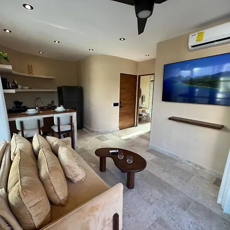 Charming Boutique Jungle Views Private Pool Apartment