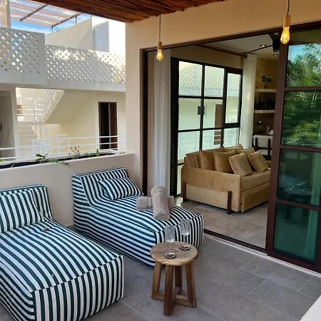Charming Boutique Jungle Views Private Pool Apartment