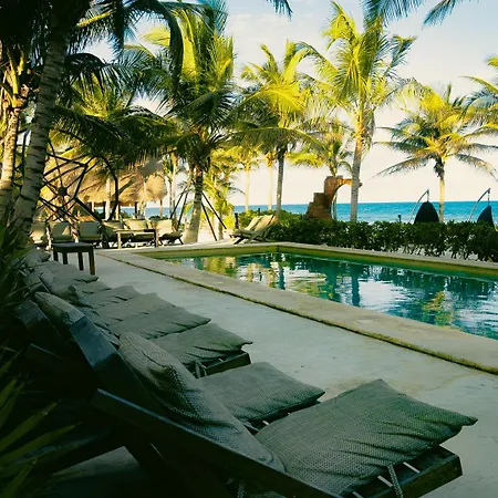 Mia Hotel 3*