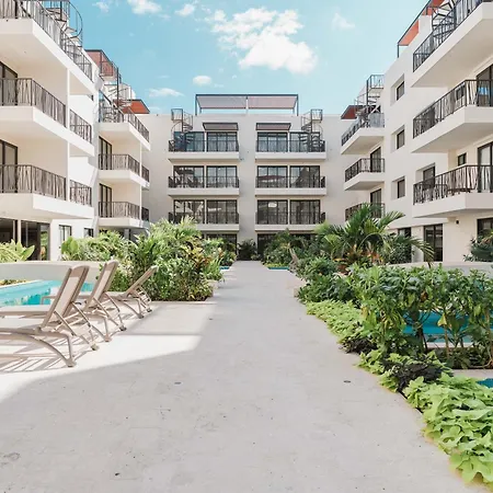 70's Experience In With Pool View Apartment *