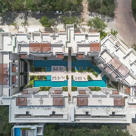 Apartment 70's Experience In With Pool View *
