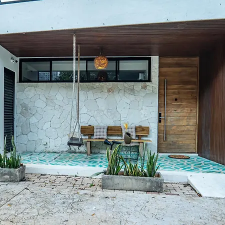 Two-condos House In Great Location With Rooftop And Pool And Bbq Сasa de vacaciones Tulum