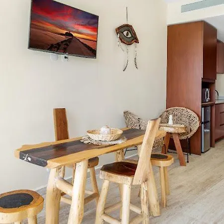 Luxury - Stunning Pool View & Amenities Tulum