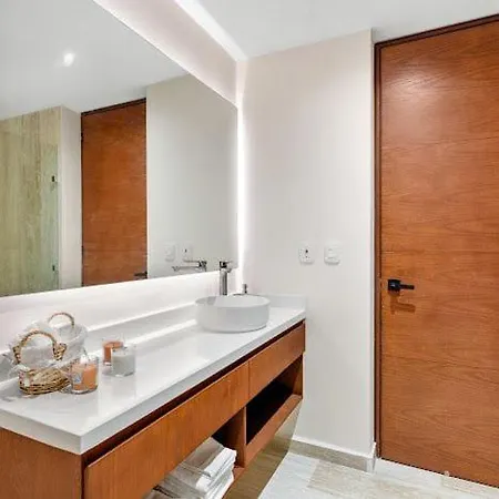 Luxury - Stunning Pool View & Amenities Apartamento *