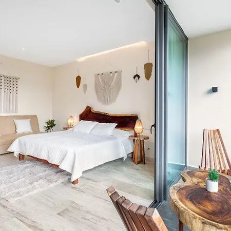 Apartamento Luxury - Stunning Pool View & Amenities