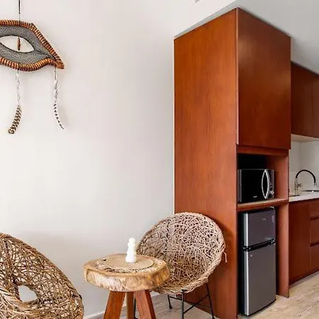 Luxury - Stunning Pool View & Amenities Apartamento