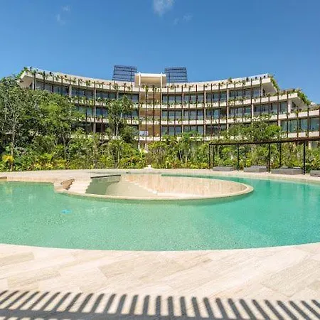 Luxury - Stunning Pool View & Amenities Apartamento Tulum