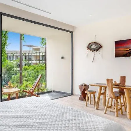 Luxury - Stunning Pool View & Amenities Apartamento *