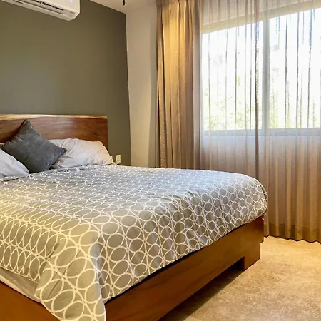 2 Bedrooms 10 Minutes To The Apartment