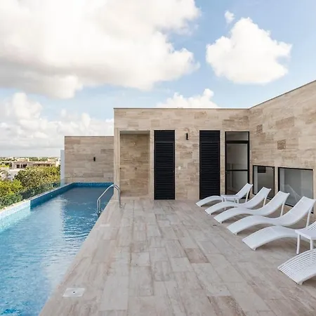 Brand New With King Bed And Rooftop Pool *