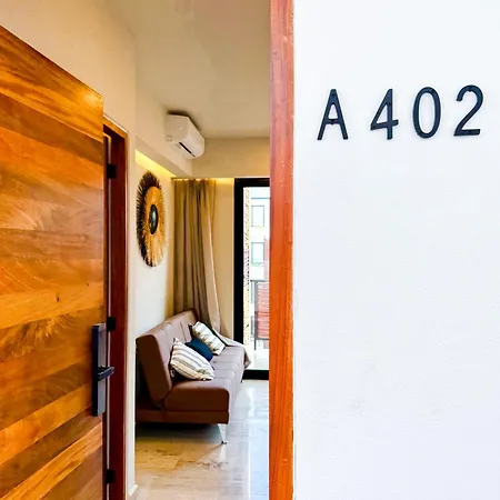 Naia Nai A402 *