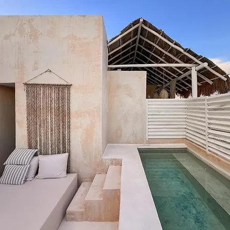 Stylish Mexican Interior Ph- Private Rooftop -gated Community Apartment *