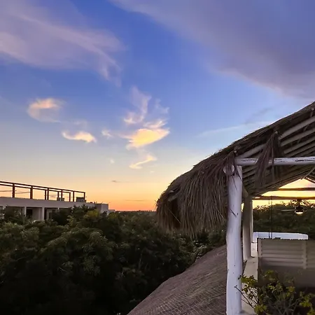 Stylish Mexican Interior Ph- Private Rooftop -gated Community Apartment *
